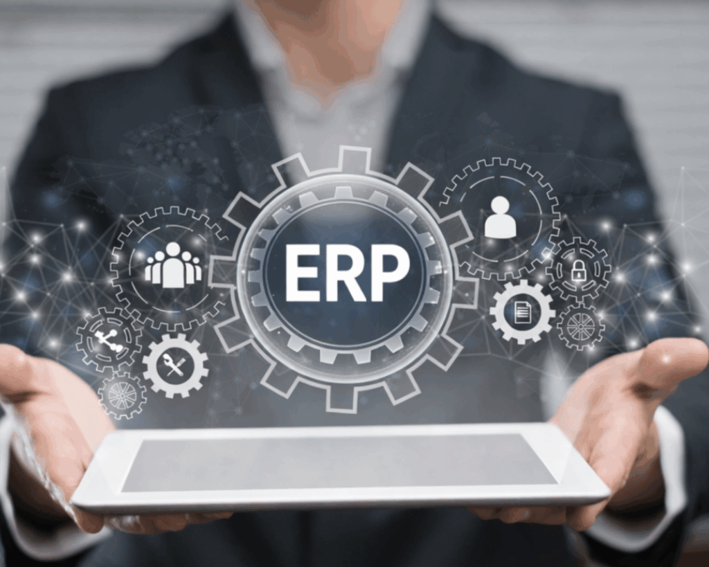 Illustration eines zentralen ERP-Zahnrads mit der Beschriftung „ERP“, umgeben von verschiedenen Business-Icons; darunter ein Tablet mit einer Geschäftsübersicht im Hintergrund.
